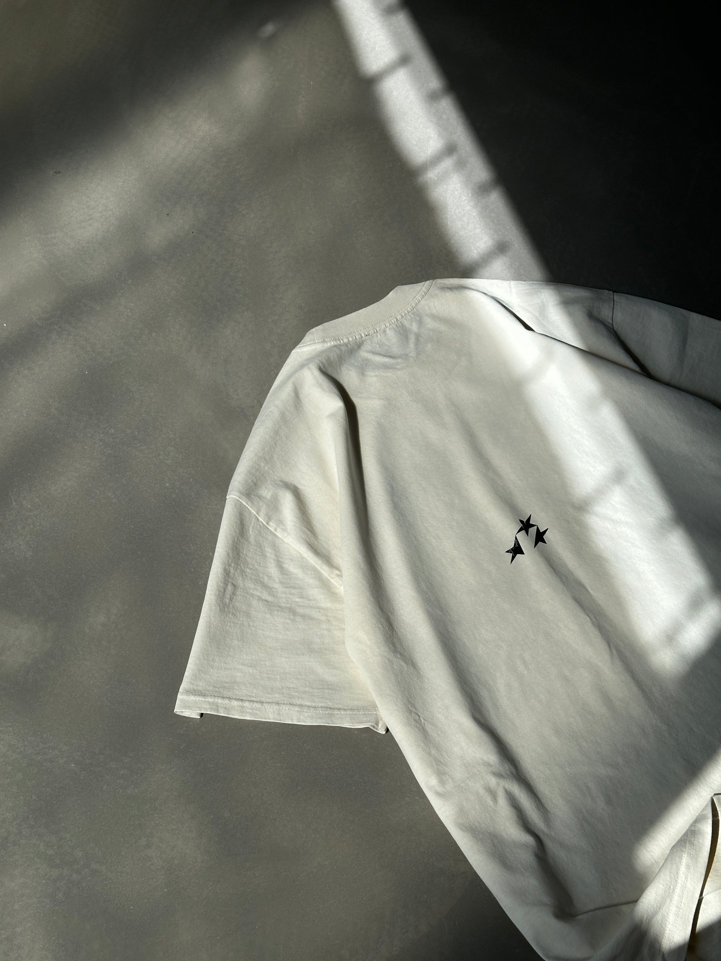 Saint Virgo Runner T-shirt, designed for performance and style, combining athletic essentialism with luxury sportswear. A perfect fit for those who are redefining sportswear in their active, runner’s lifestyle.