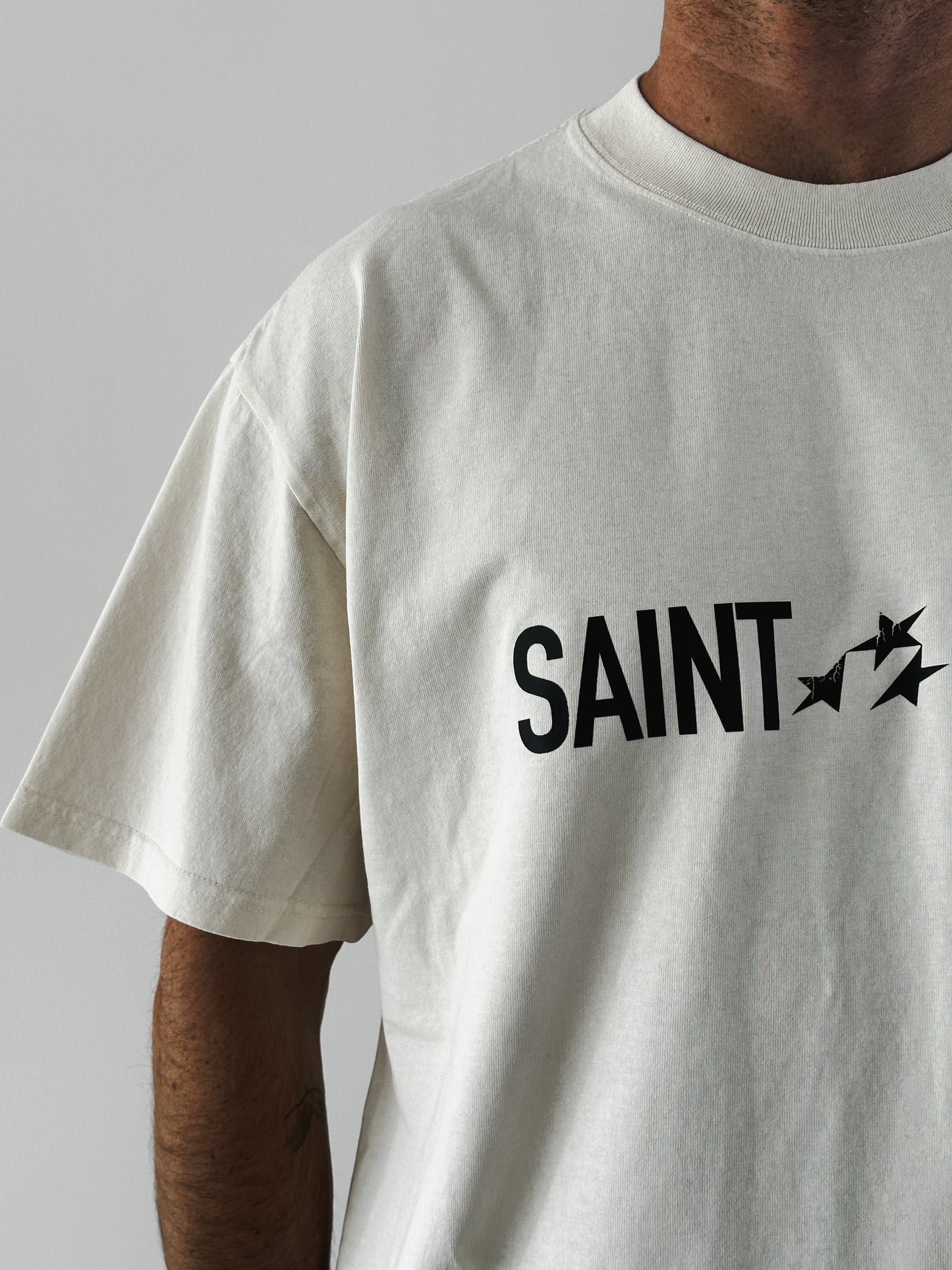 Saint Virgo Runner T-shirt, designed for performance and style, combining athletic essentialism with luxury sportswear. A perfect fit for those who are redefining sportswear in their active, runner’s lifestyle.