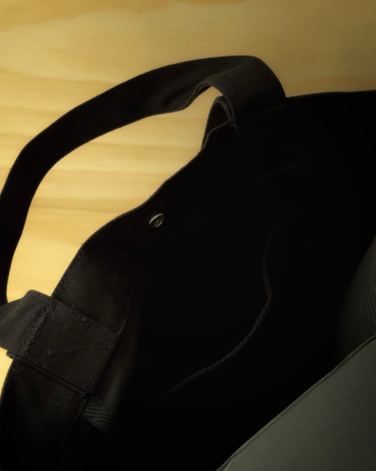 OVERSIZED TOTE | Black