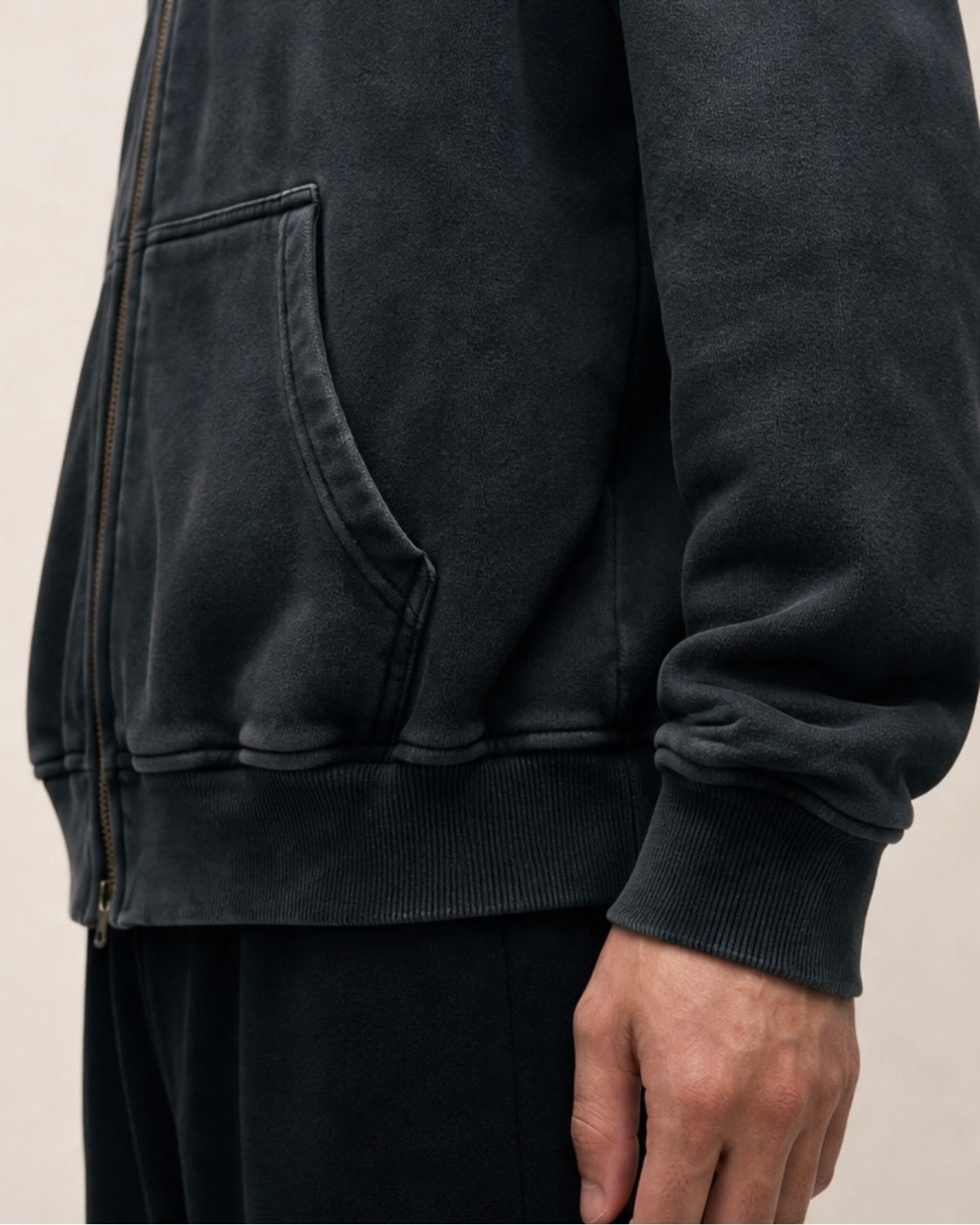 HOLLYWOOD ZIPPED HOODIE